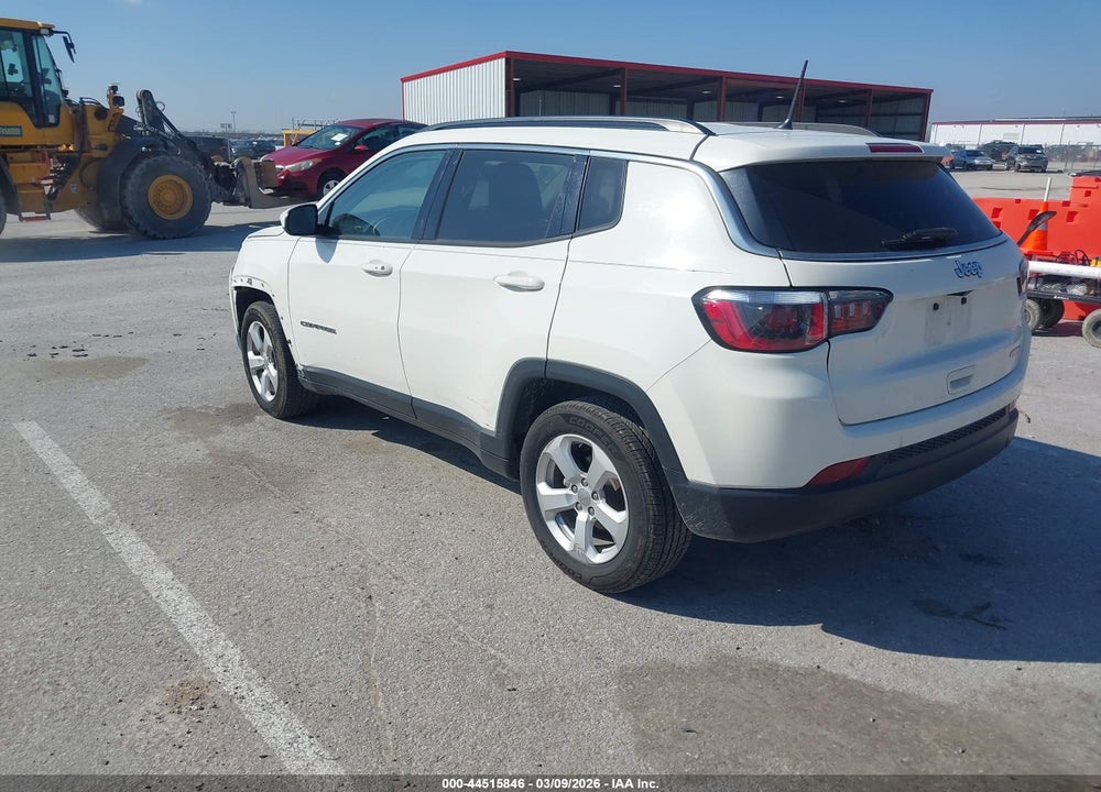 2018 JEEP COMPASS LATITUDE FWD VIN: 3C4NJCBB1JT374625