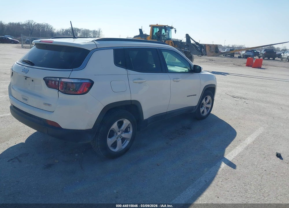 2018 JEEP COMPASS LATITUDE FWD VIN: 3C4NJCBB1JT374625