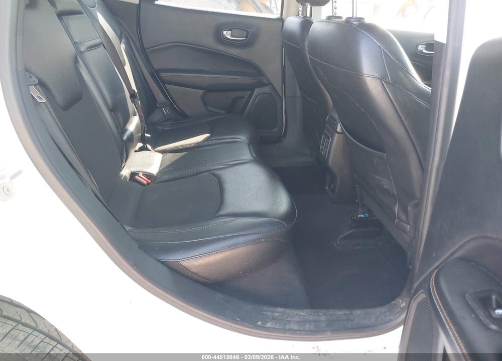 2018 JEEP COMPASS LATITUDE FWD VIN: 3C4NJCBB1JT374625