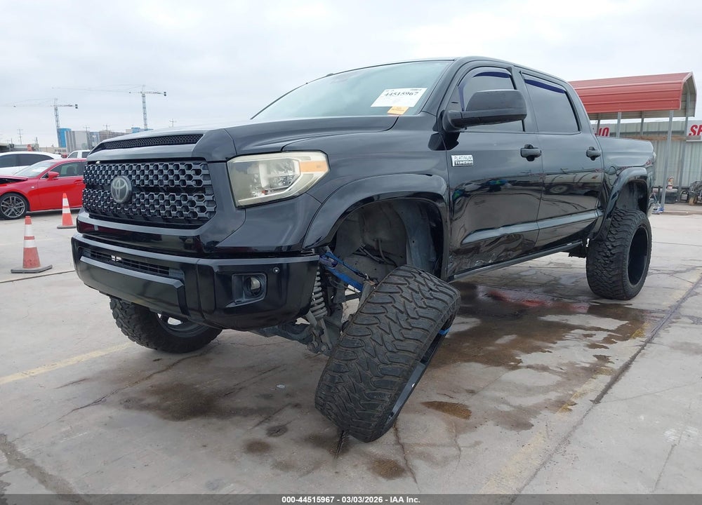 2018 TOYOTA TUNDRA PLATINUM 5.7L V8 VIN: 5TFAW5F15JX775600