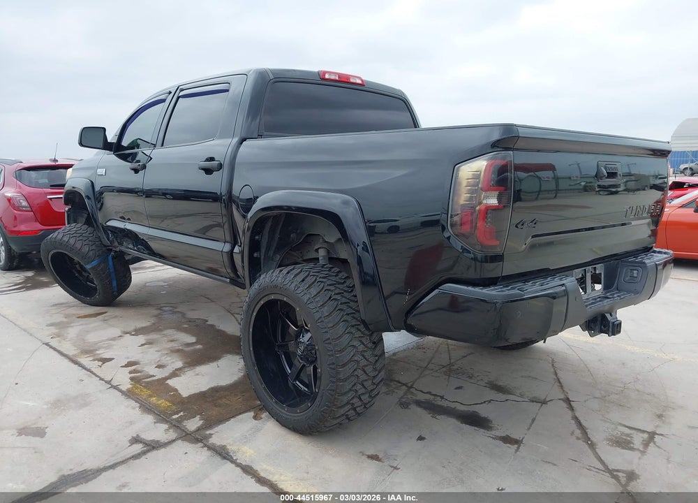 2018 TOYOTA TUNDRA PLATINUM 5.7L V8 VIN: 5TFAW5F15JX775600