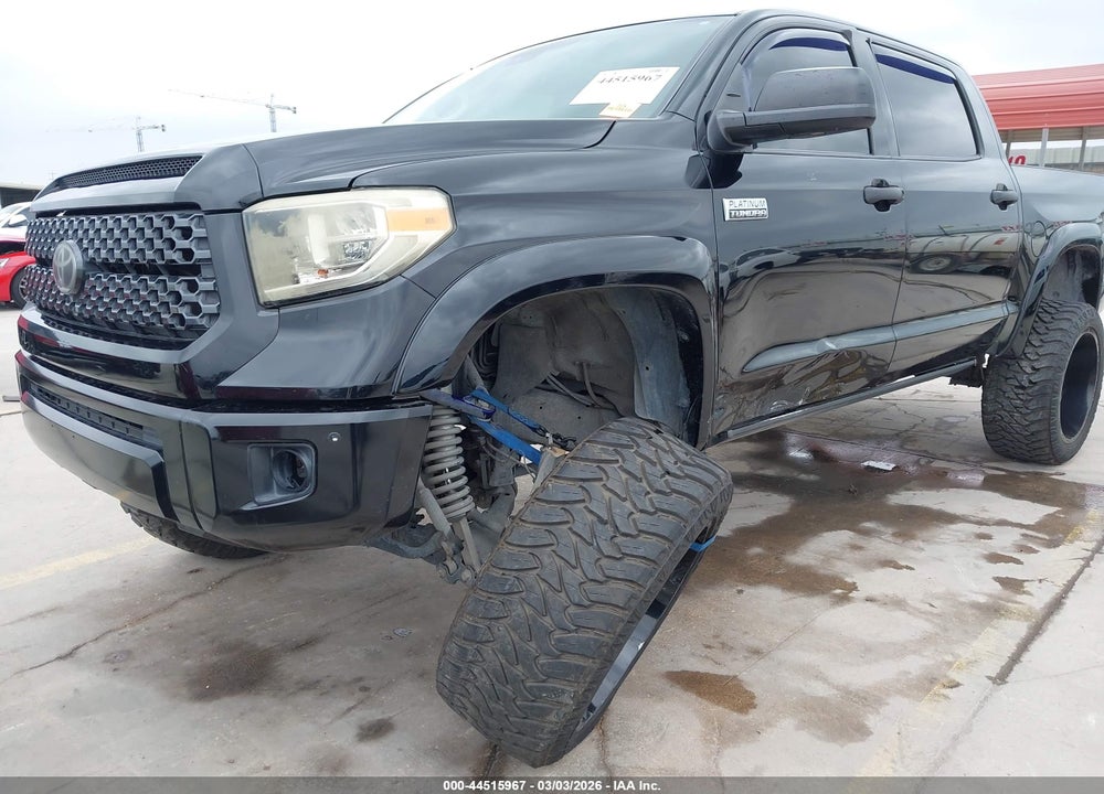 2018 TOYOTA TUNDRA PLATINUM 5.7L V8 VIN: 5TFAW5F15JX775600