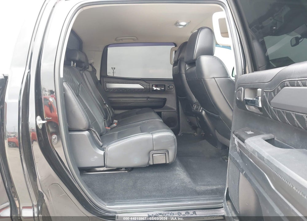 2018 TOYOTA TUNDRA PLATINUM 5.7L V8 VIN: 5TFAW5F15JX775600