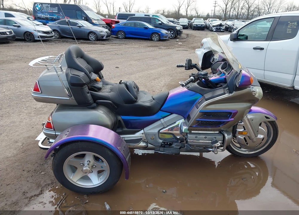 2002 HONDA GL1800 VIN: 1HFSC47082A106132