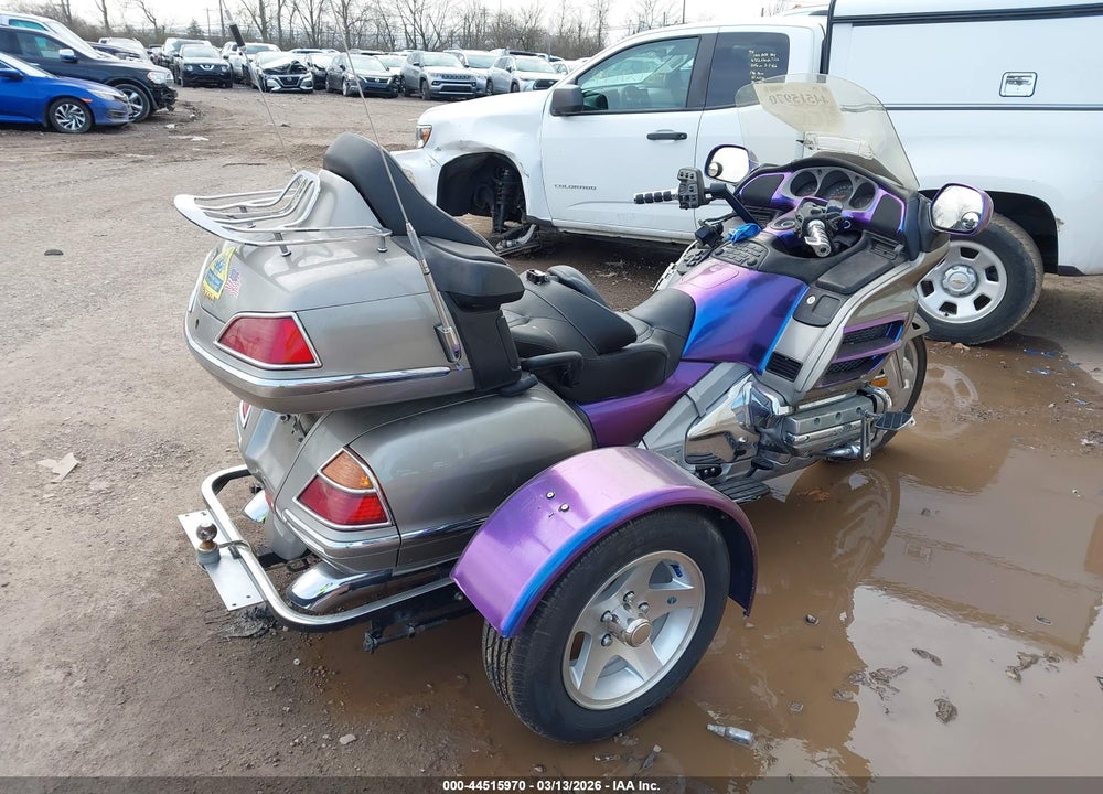 2002 HONDA GL1800 VIN: 1HFSC47082A106132