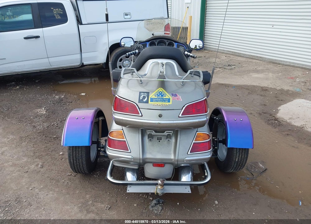 2002 HONDA GL1800 VIN: 1HFSC47082A106132