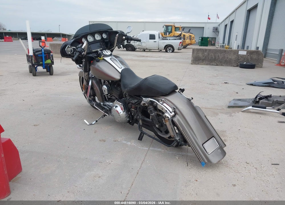 2015 HARLEY-DAVIDSON FLHXS STREET GLIDE SPECIAL VIN: 1HD1KRM13FB660972