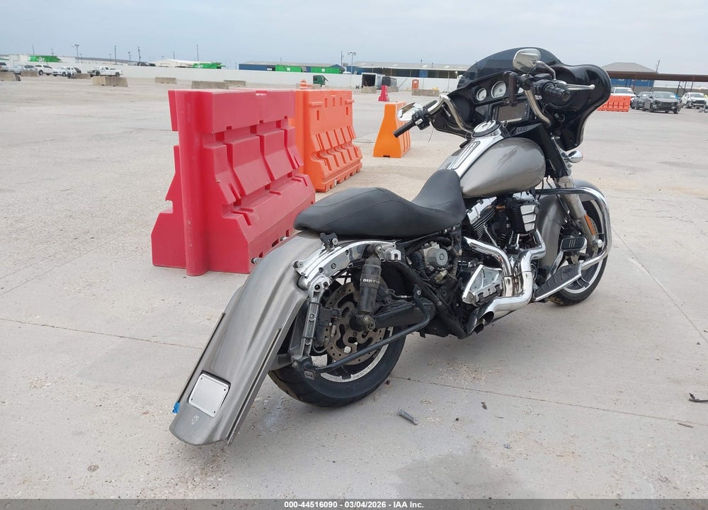 2015 HARLEY-DAVIDSON FLHXS STREET GLIDE SPECIAL VIN: 1HD1KRM13FB660972