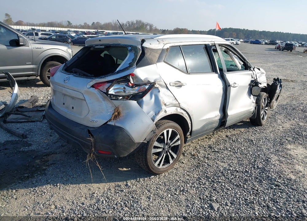 2018 NISSAN KICKS SV VIN: 3N1CP5CU8JL541843