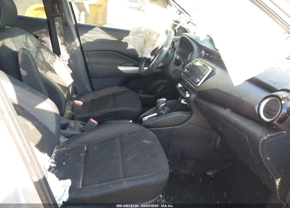 2018 NISSAN KICKS SV VIN: 3N1CP5CU8JL541843