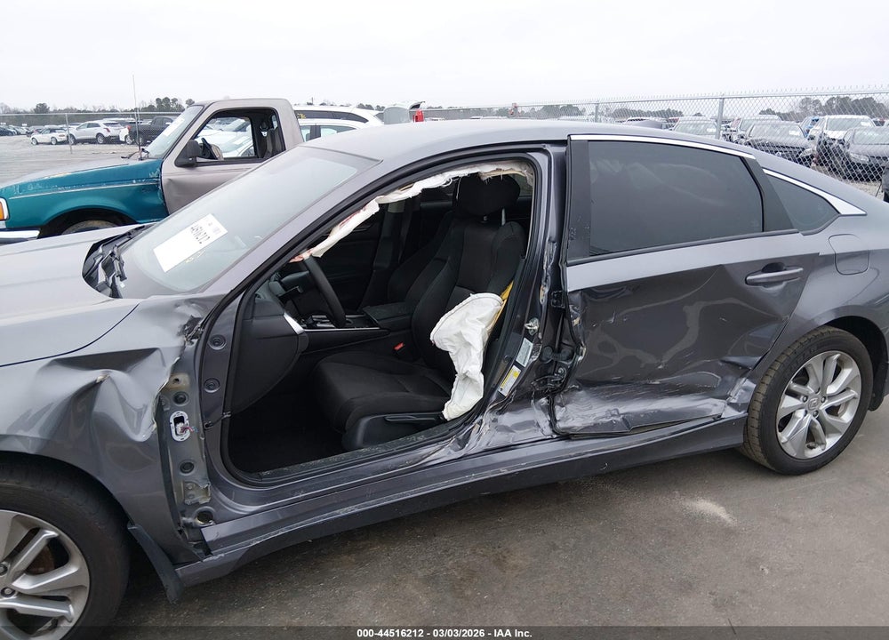 2018 HONDA ACCORD LX VIN: 1HGCV1F1XJA227679