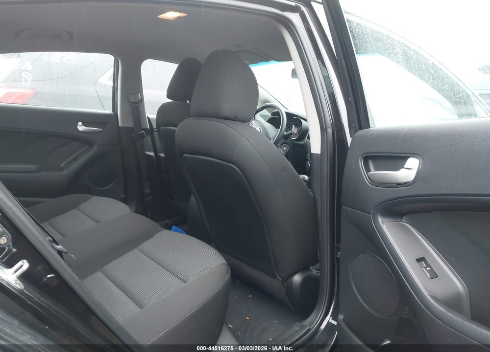 2018 KIA FORTE LX VIN: 3KPFK4A75JE238958
