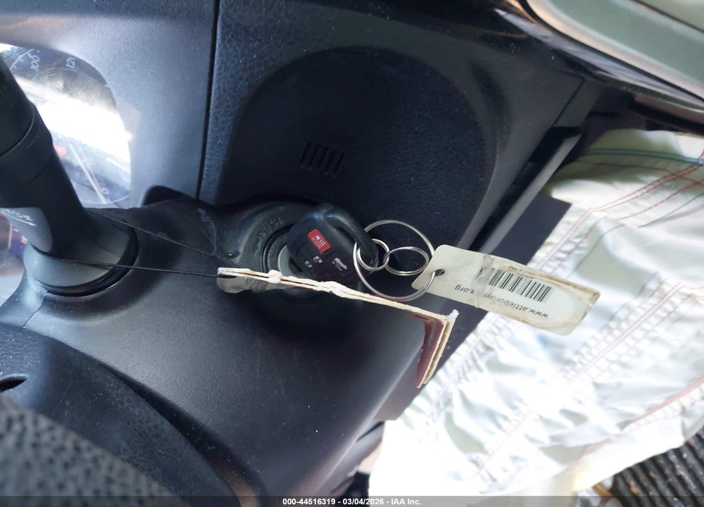 2018 TOYOTA COROLLA LE VIN: 2T1BURHE8JC002085