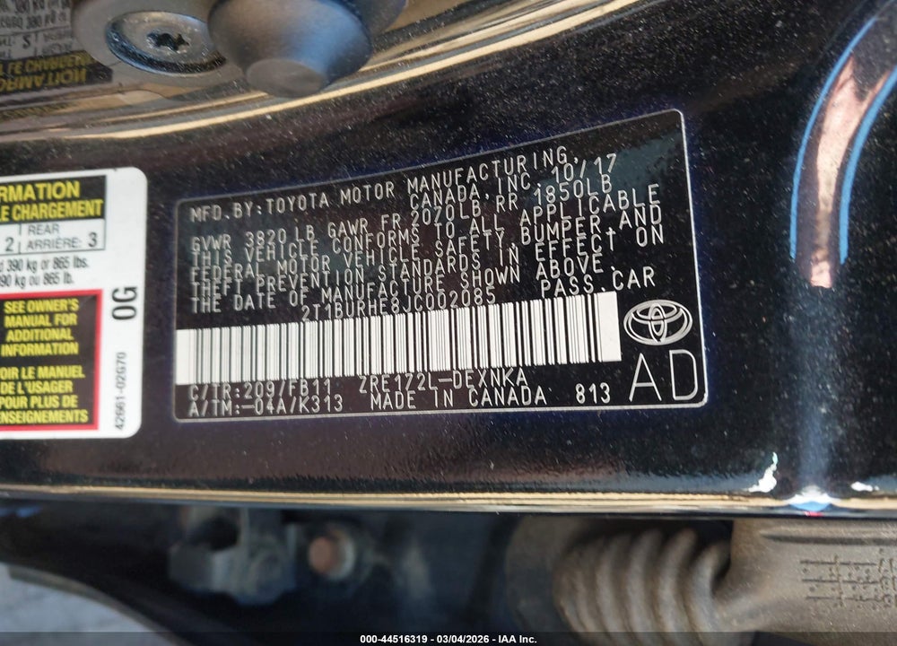 2018 TOYOTA COROLLA LE VIN: 2T1BURHE8JC002085