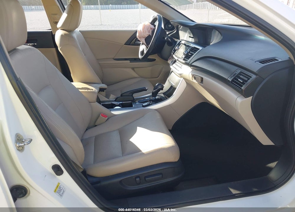 2013 HONDA ACCORD EX-L V-6 VIN: 1HGCR3F88DA043875