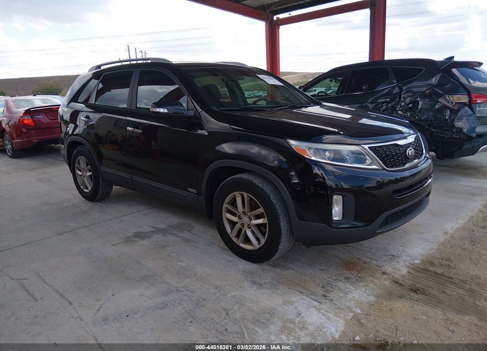 2014 KIA SORENTO LX VIN: 5XYKTCA67EG506348