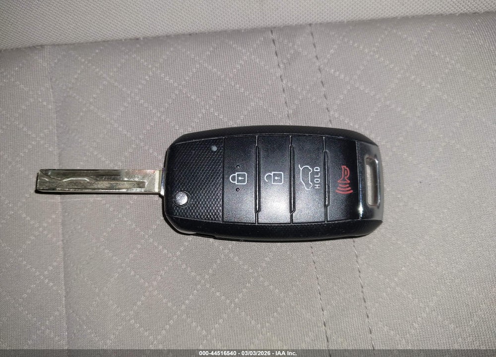 2017 KIA SORENTO 3.3L LX VIN: 5XYPGDA59HG209593