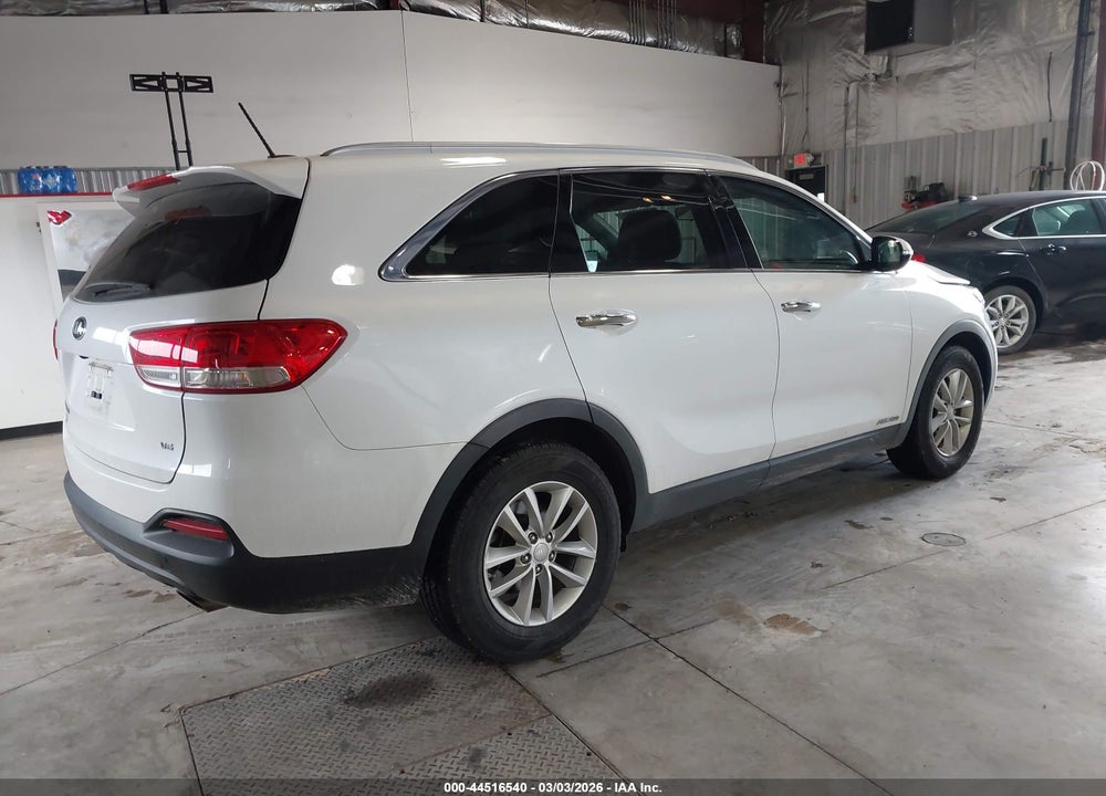 2017 KIA SORENTO 3.3L LX VIN: 5XYPGDA59HG209593