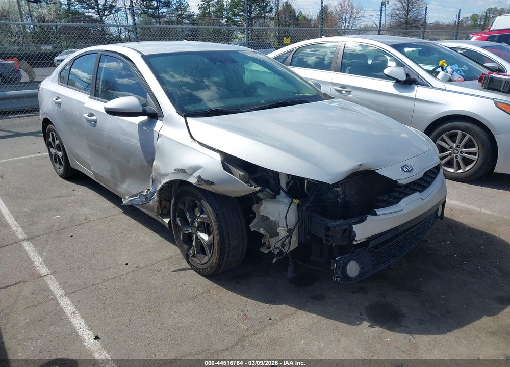 2019 KIA FORTE LXS VIN: 3KPF24AD8KE013389