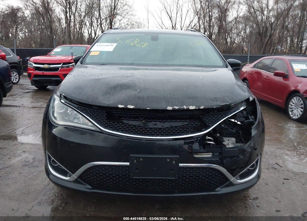 2017 CHRYSLER PACIFICA TOURING-L VIN: 2C4RC1BG5HR762658