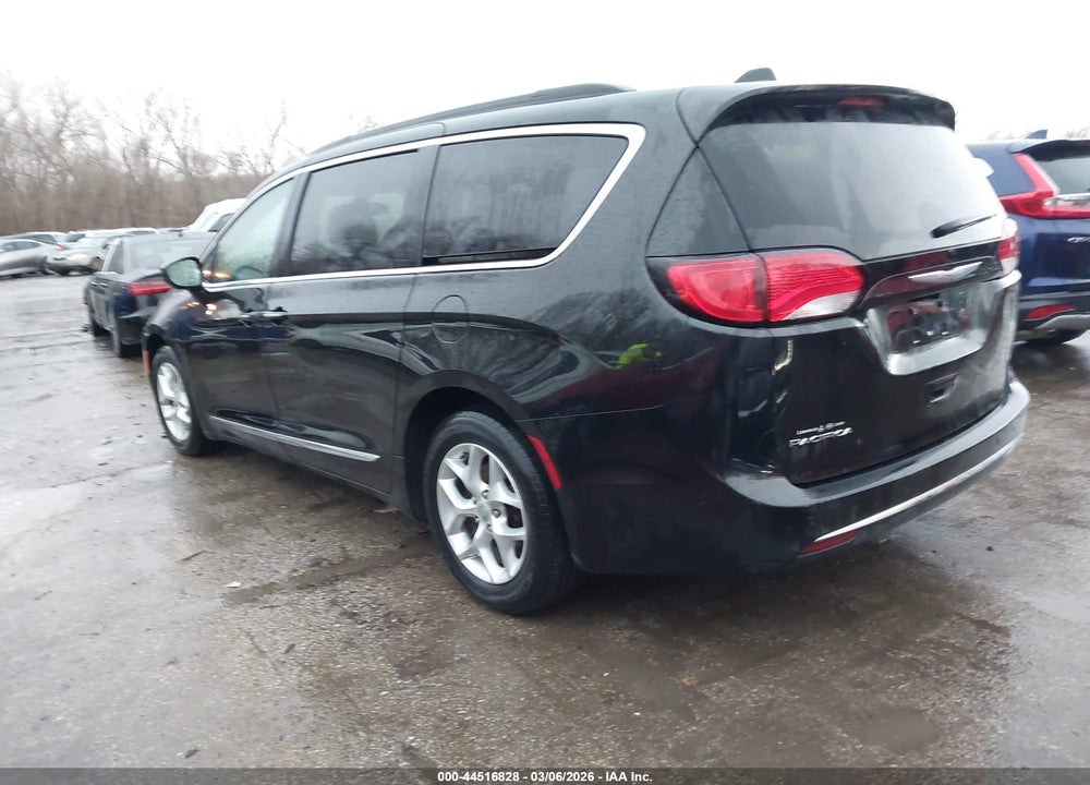2017 CHRYSLER PACIFICA TOURING-L VIN: 2C4RC1BG5HR762658