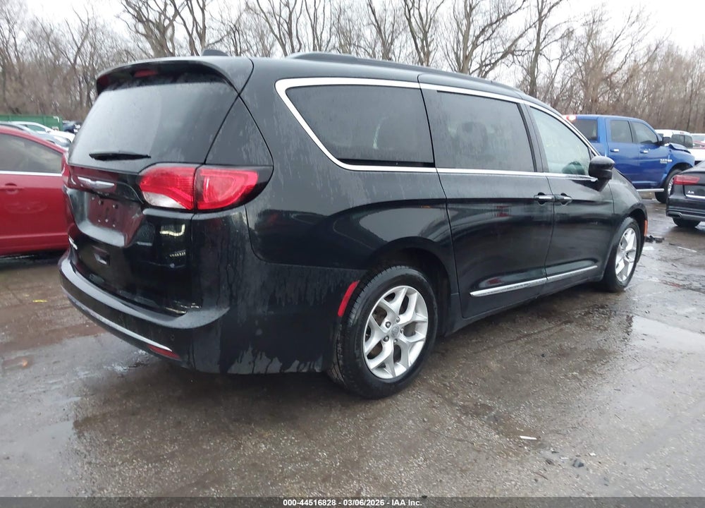2017 CHRYSLER PACIFICA TOURING-L VIN: 2C4RC1BG5HR762658