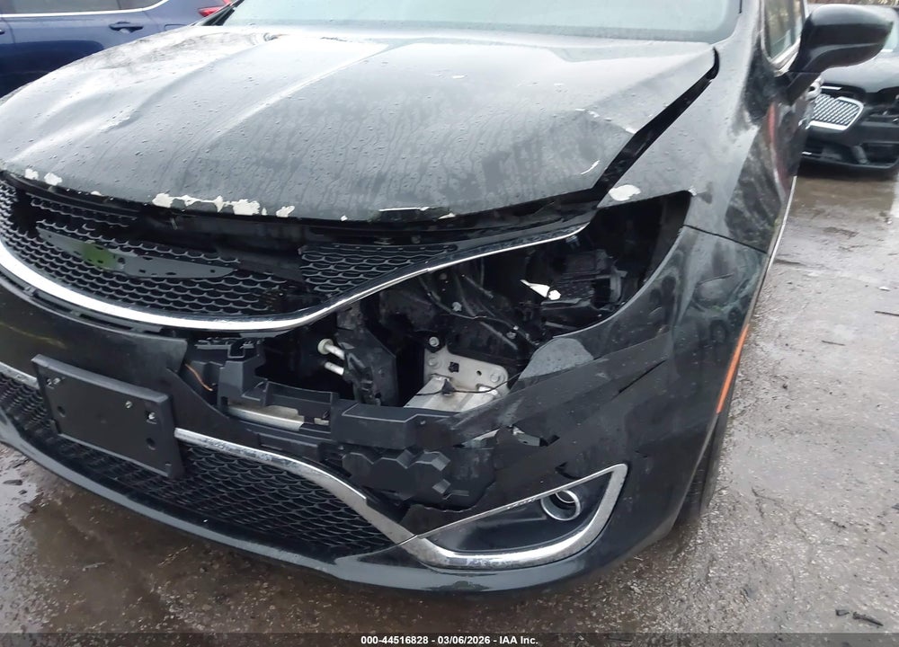 2017 CHRYSLER PACIFICA TOURING-L VIN: 2C4RC1BG5HR762658
