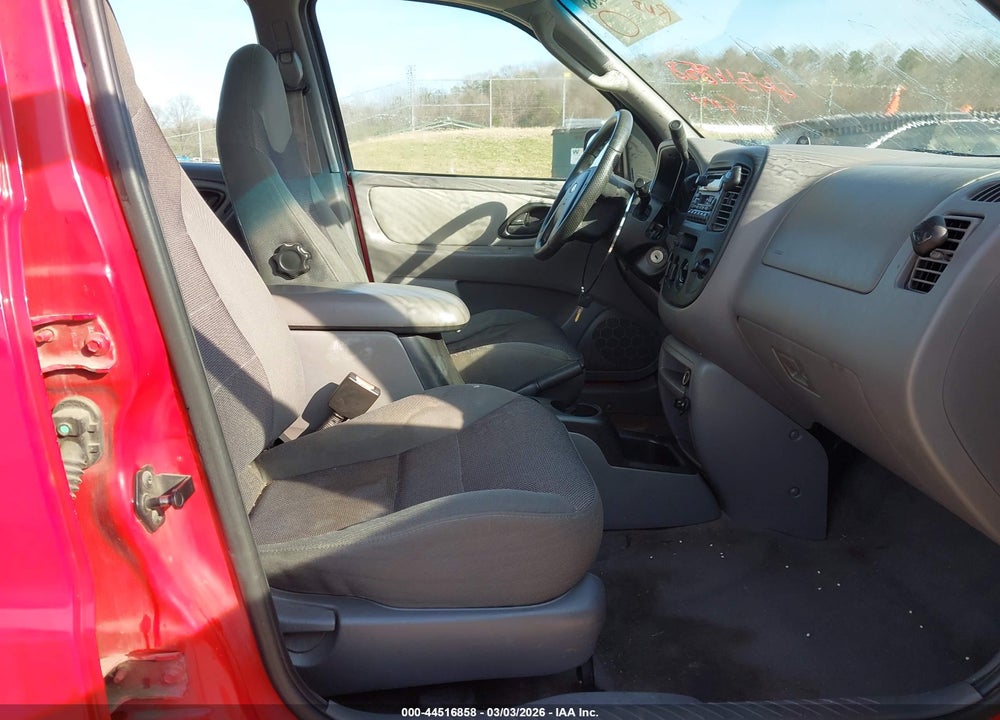 2001 FORD ESCAPE XLT VIN: 1FMYU04101KA52661