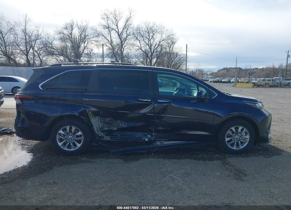 2024 TOYOTA SIENNA XLE VIN: 5TDJSKFC7RS142559