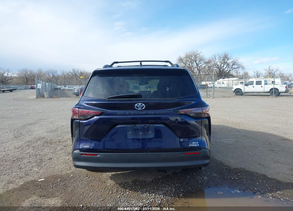 2024 TOYOTA SIENNA XLE VIN: 5TDJSKFC7RS142559