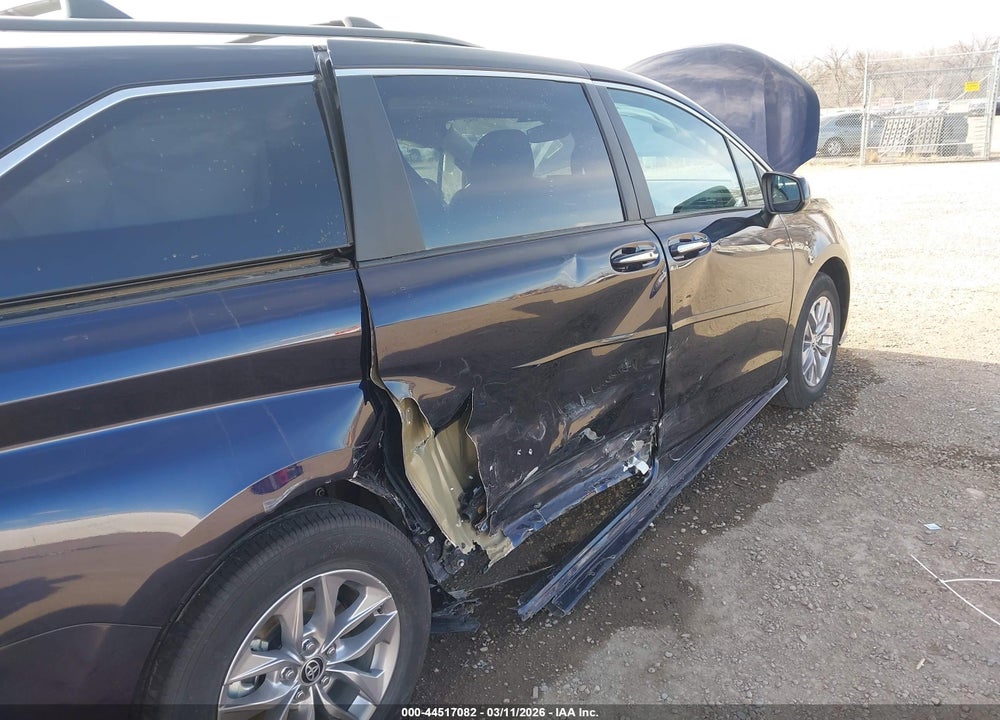 2024 TOYOTA SIENNA XLE VIN: 5TDJSKFC7RS142559