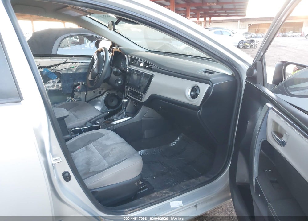 2019 TOYOTA COROLLA LE VIN: 2T1BURHE5KC220115
