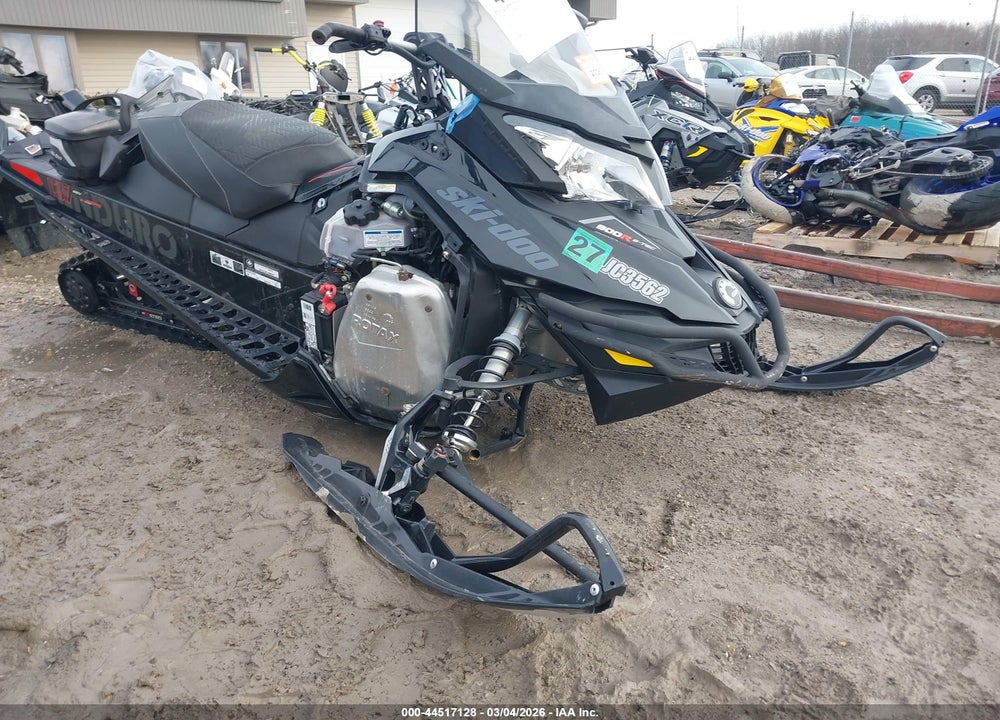 2018 SKI DOO RENEGADE 800R VIN: 2BPSURJB7JV000044
