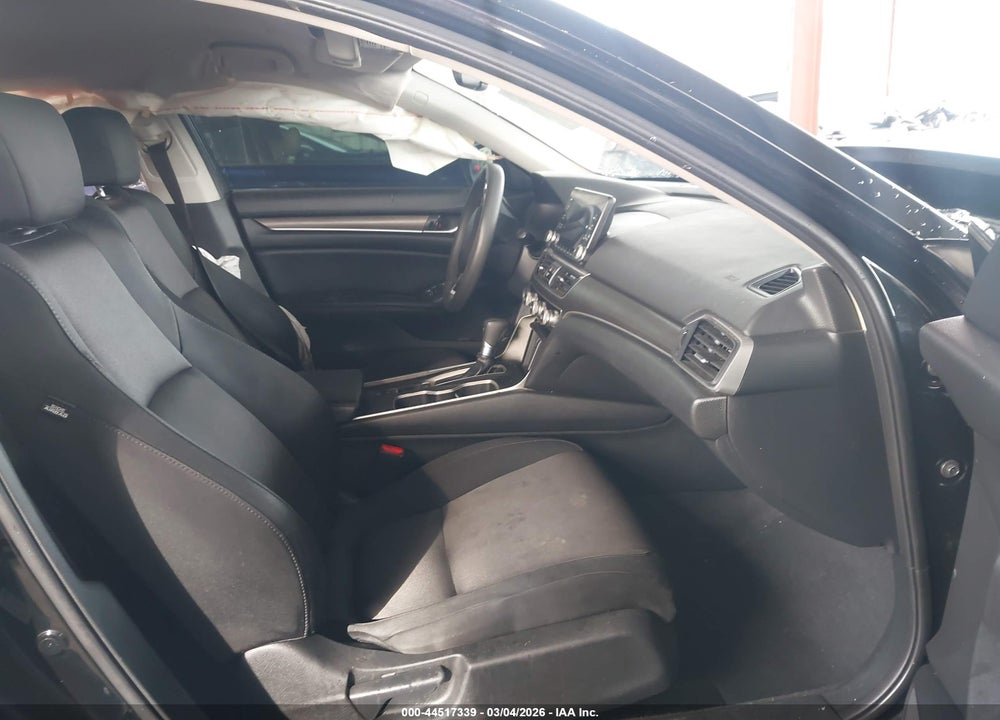 2018 HONDA ACCORD LX VIN: 1HGCV1F19JA239516