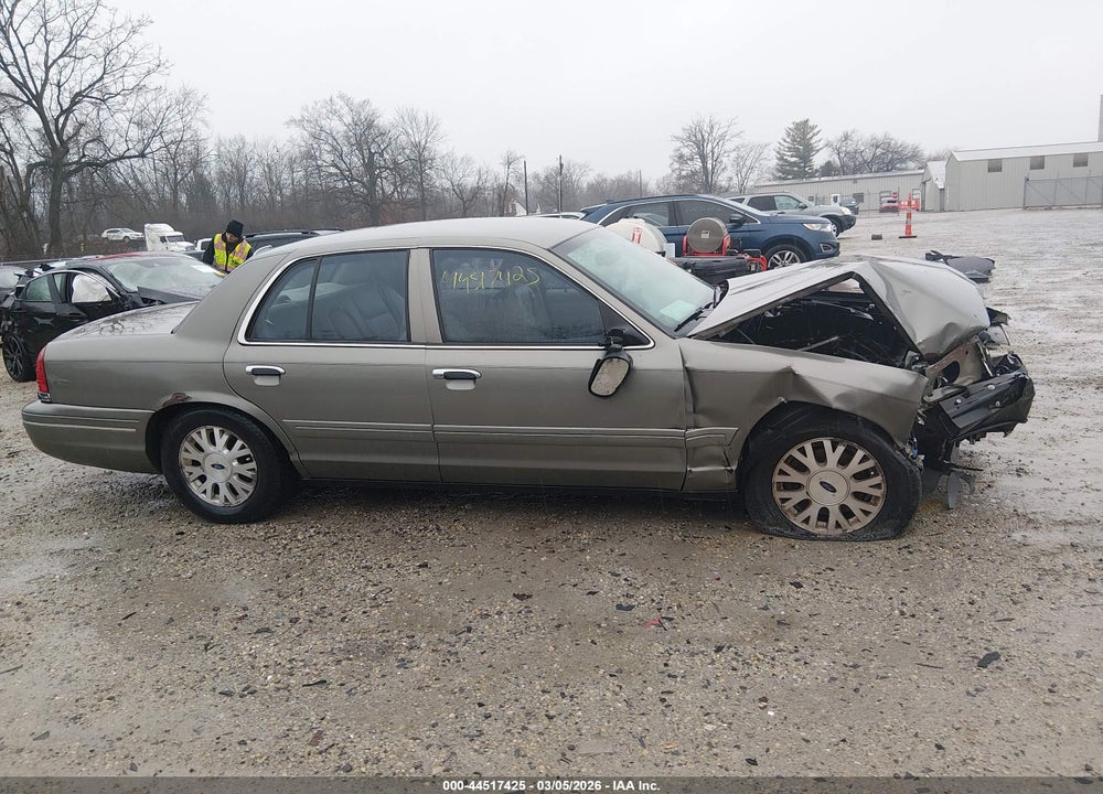 2003 FORD CROWN VICTORIA LX VIN: 2FAFP74W93X188588