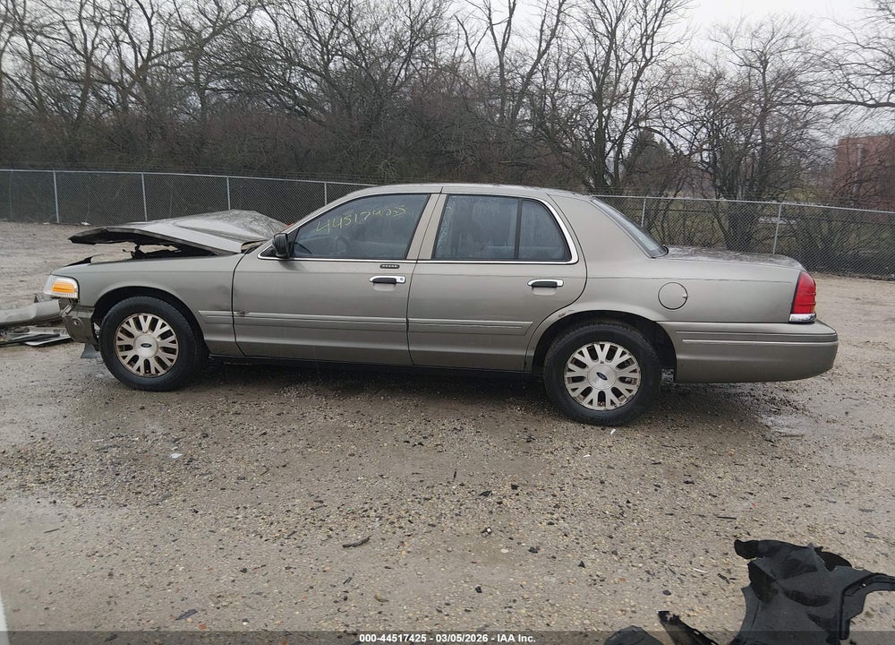 2003 FORD CROWN VICTORIA LX VIN: 2FAFP74W93X188588