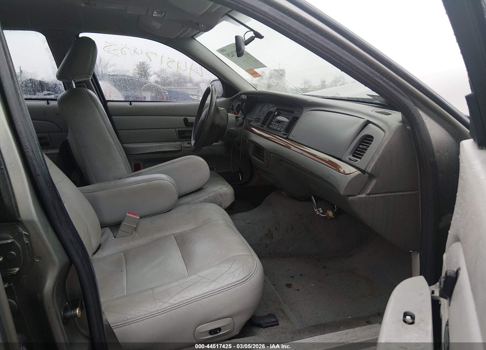 2003 FORD CROWN VICTORIA LX VIN: 2FAFP74W93X188588