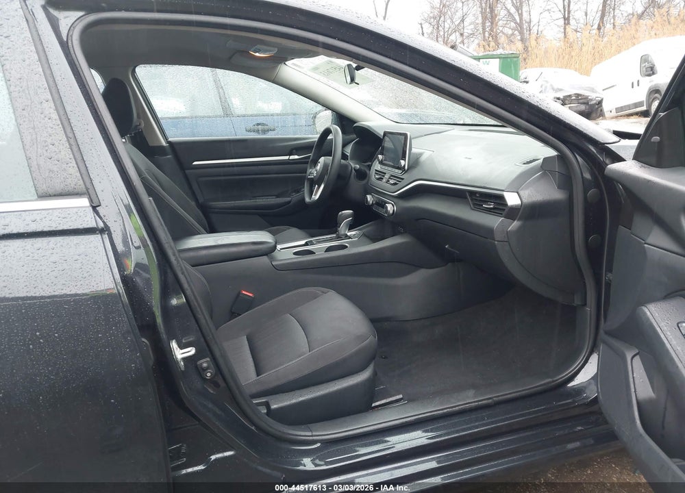 2022 NISSAN ALTIMA SV FWD VIN: 1N4BL4DV4NN393966
