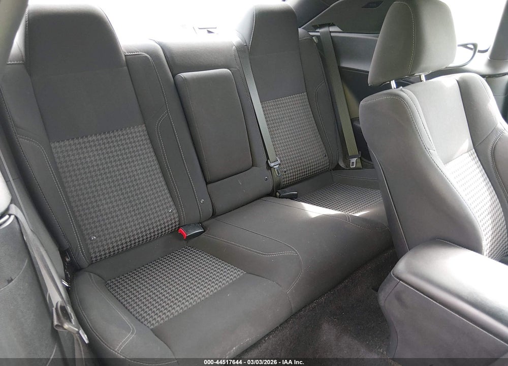 2016 DODGE CHALLENGER SXT VIN: 2C3CDZAG8GH200068