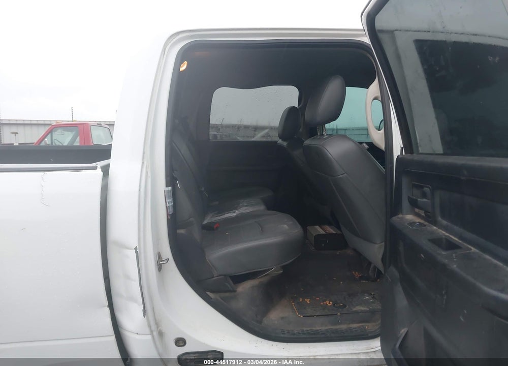 2014 RAM 2500 TRADESMAN VIN: 3C6TR5CT8EG328525