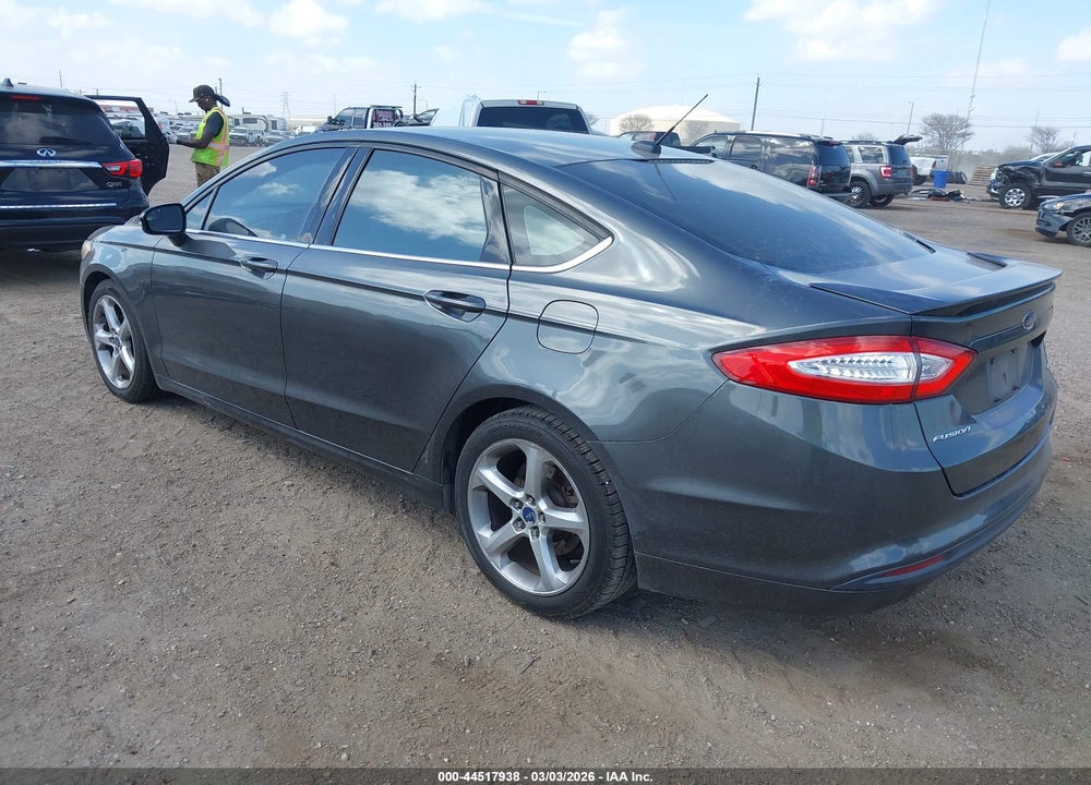2015 FORD FUSION SE VIN: 3FA6P0H74FR205505