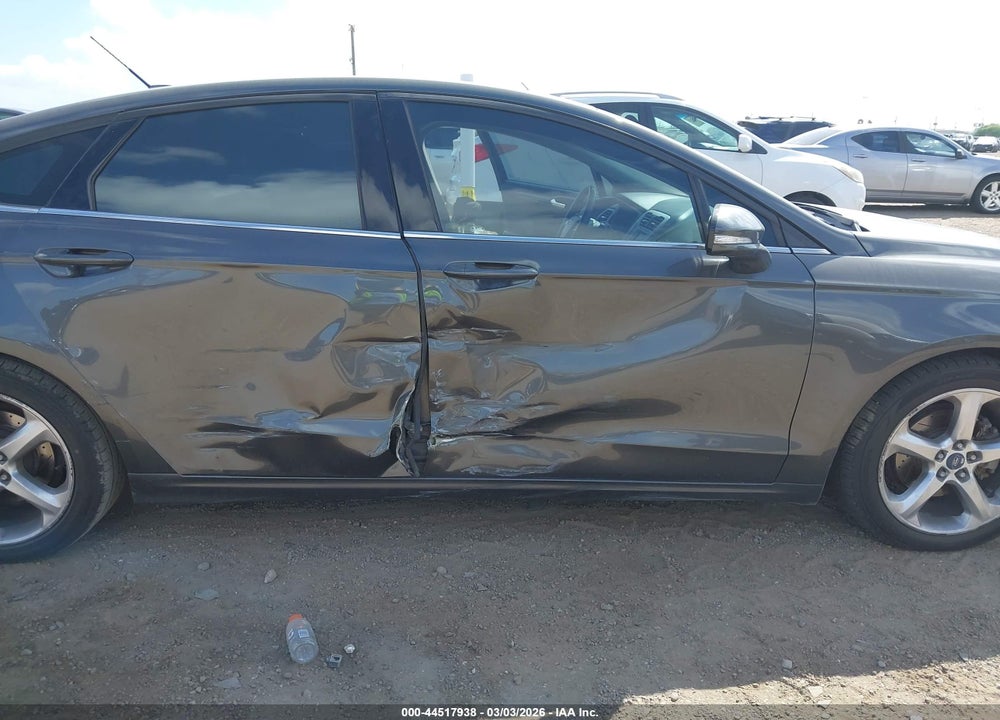 2015 FORD FUSION SE VIN: 3FA6P0H74FR205505