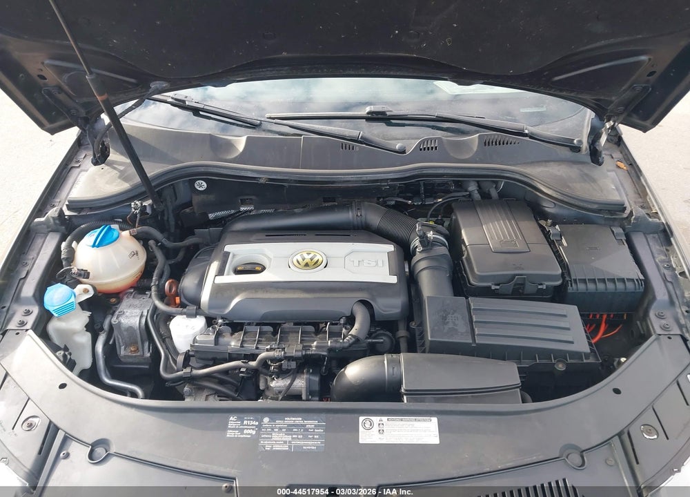 2010 VOLKSWAGEN PASSAT KOMFORT VIN: WVWJK7AN7AE075705