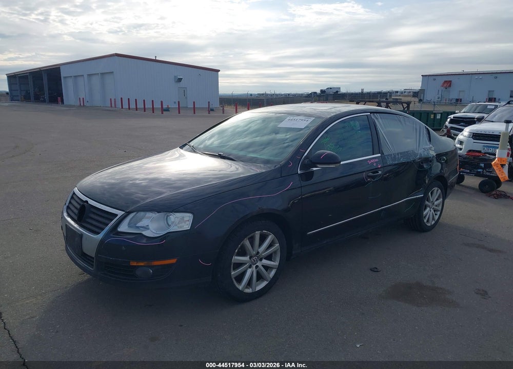 2010 VOLKSWAGEN PASSAT KOMFORT VIN: WVWJK7AN7AE075705