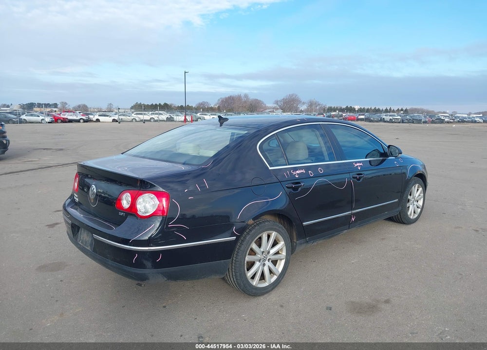 2010 VOLKSWAGEN PASSAT KOMFORT VIN: WVWJK7AN7AE075705