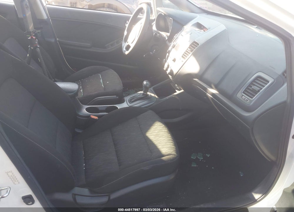 2016 KIA FORTE LX VIN: KNAFK4A63G5605087