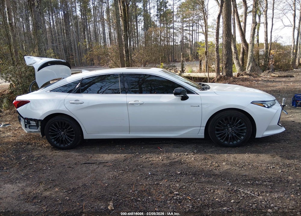 2019 TOYOTA AVALON HYBRID XSE VIN: 4T1B21FB8KU008937