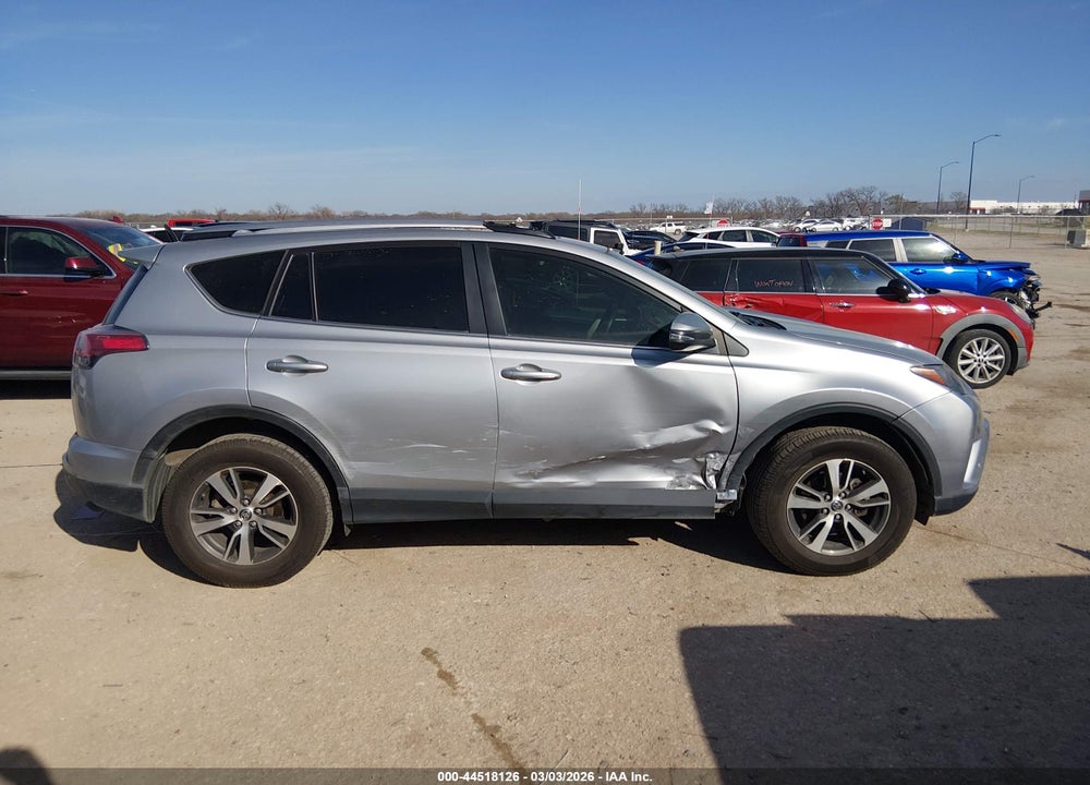 2018 TOYOTA RAV4 XLE VIN: JTMWFREV1JJ177556