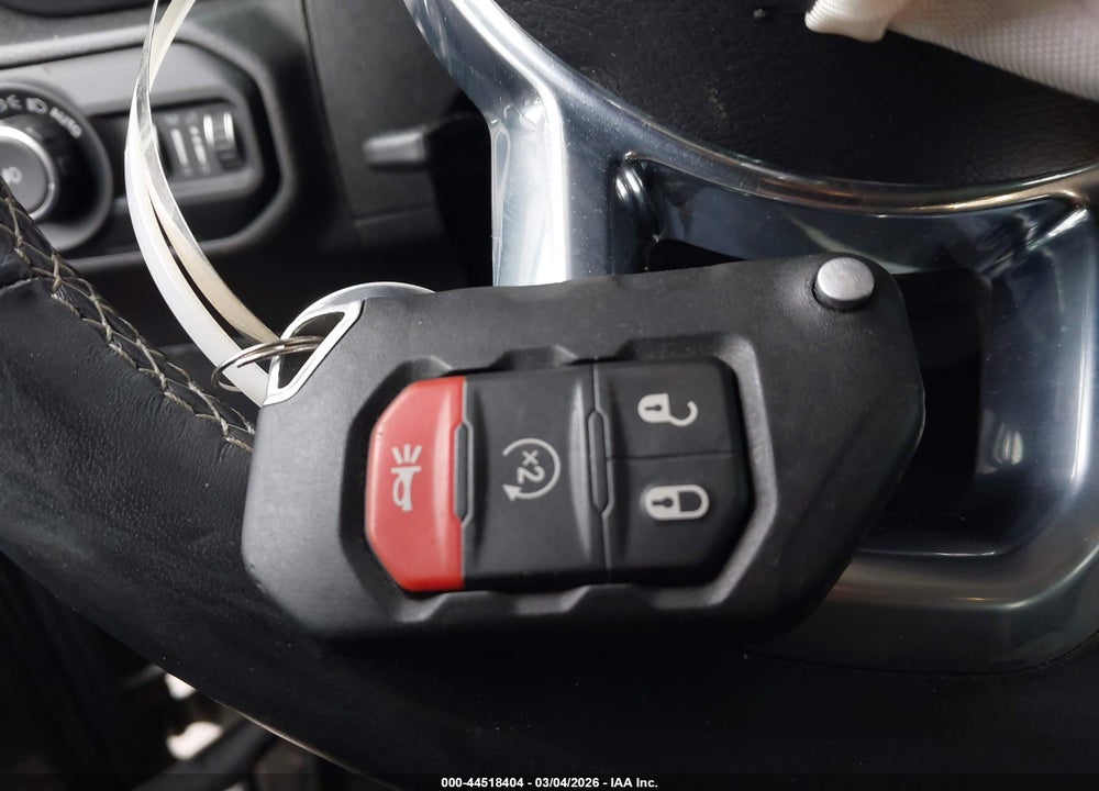 2020 JEEP WRANGLER UNLIMITED SAHARA 4X4 VIN: 1C4HJXEGXLW239846