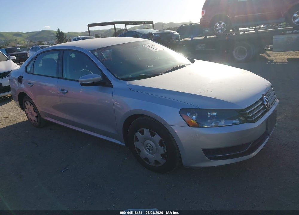 2013 VOLKSWAGEN PASSAT 2.5L S VIN: 1VWAP7A38DC025439